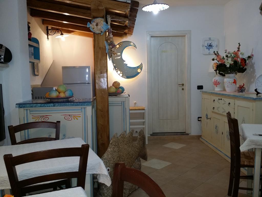 Bed & Breakfast Mare Isole Ла Мадалена Екстериор снимка