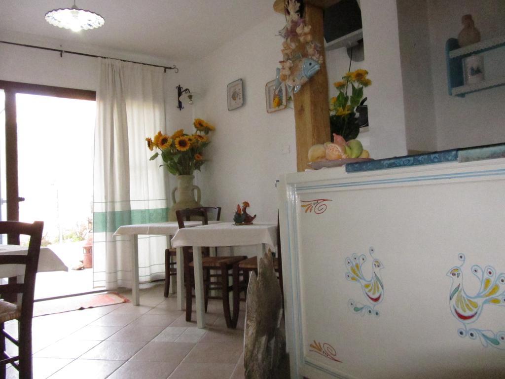 Bed & Breakfast Mare Isole Ла Мадалена Екстериор снимка