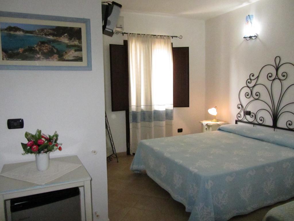 Bed & Breakfast Mare Isole Ла Мадалена Екстериор снимка