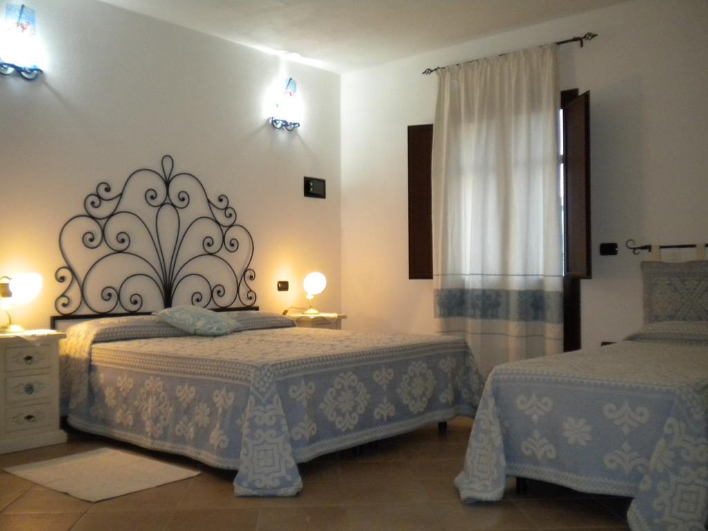 Bed & Breakfast Mare Isole Ла Мадалена Екстериор снимка