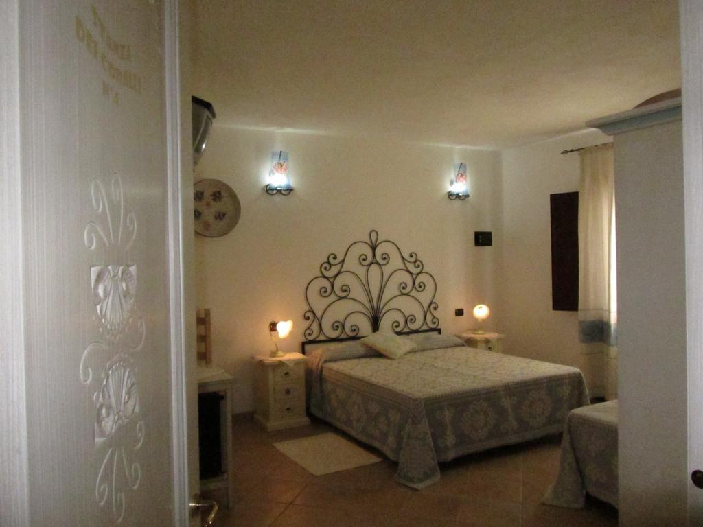 Bed & Breakfast Mare Isole Ла Мадалена Екстериор снимка