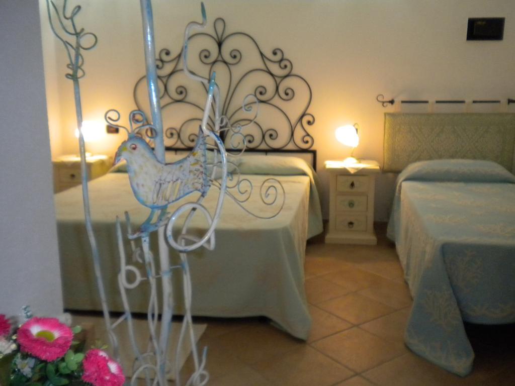 Bed & Breakfast Mare Isole Ла Мадалена Екстериор снимка
